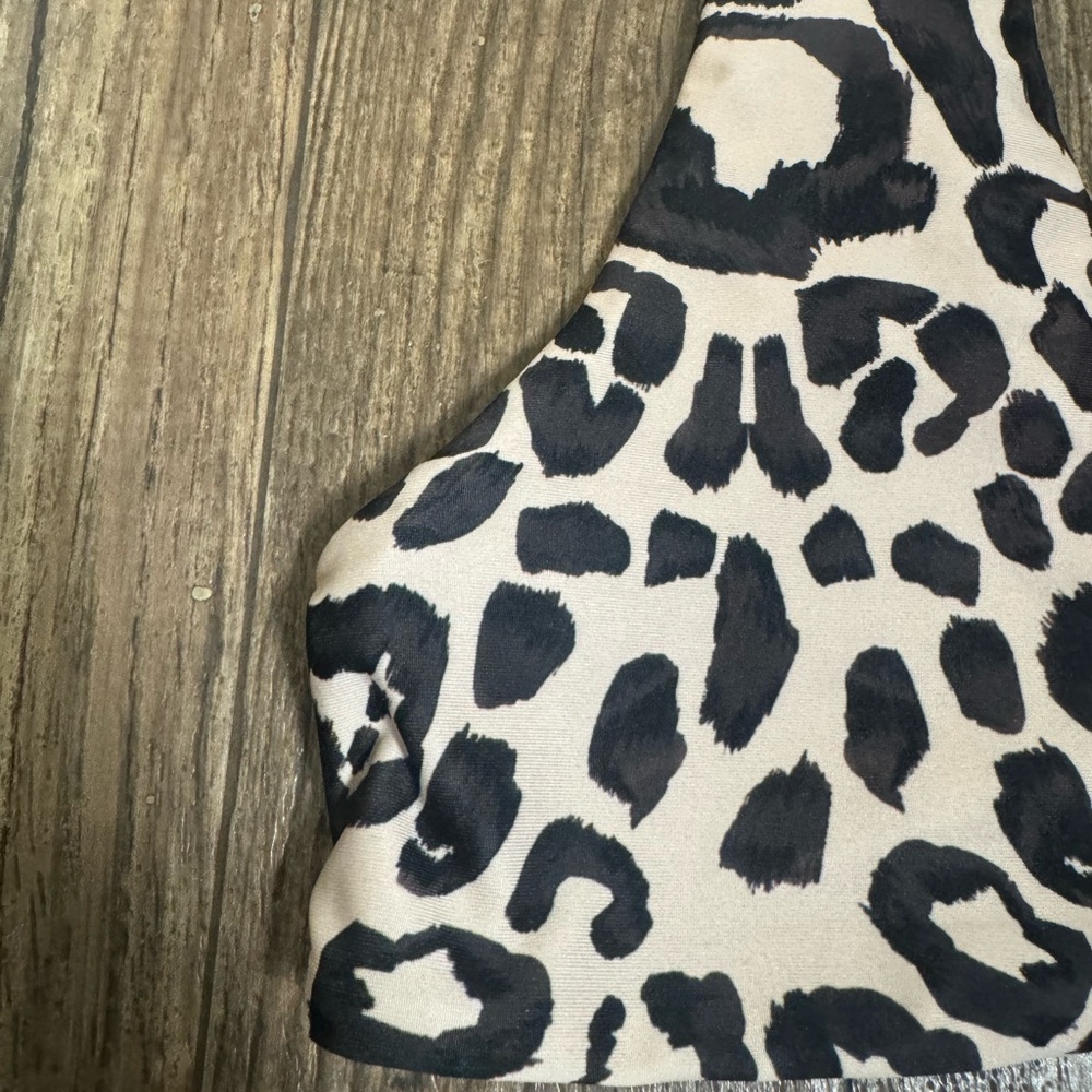 Toast Swim Signature Scoop bikini Top (Spot). Medium. Bralette. Leopard cheetah - Picture 2 of 12